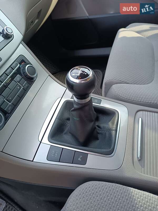 Седан Volkswagen Passat 2010 в Южноукраинске