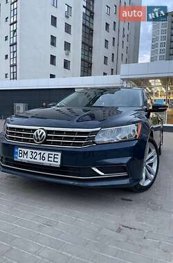 Седан Volkswagen Passat 2018 в Сумах