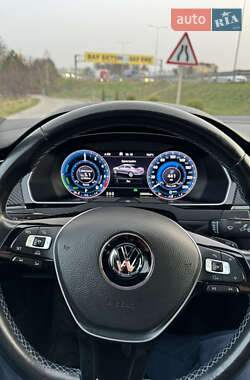 Седан Volkswagen Passat 2015 в Львове