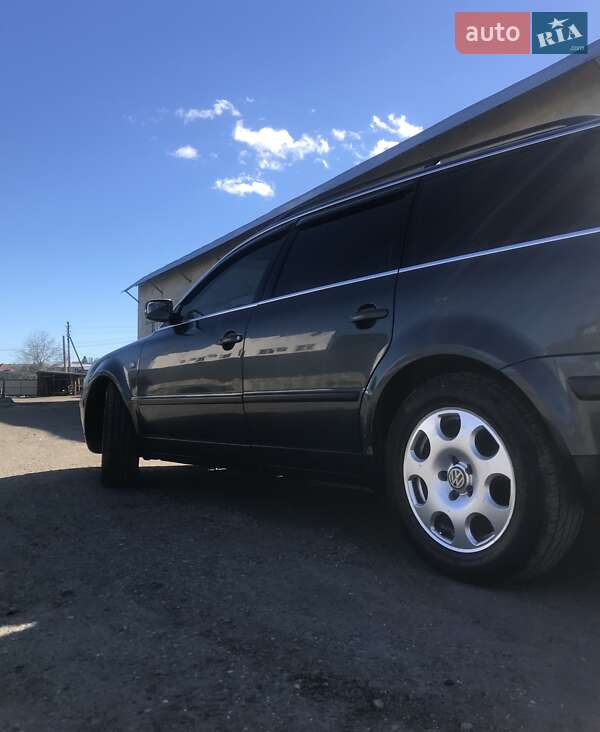 Универсал Volkswagen Passat 2001 в Городенке