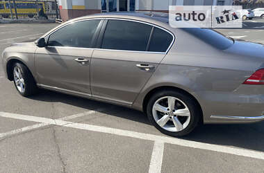 Седан Volkswagen Passat 2011 в Одесі