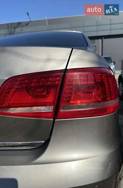 Седан Volkswagen Passat 2012 в Киеве