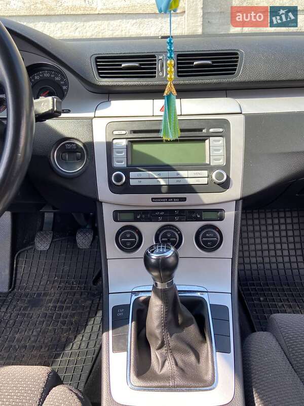 Седан Volkswagen Passat 2008 в Кривом Роге