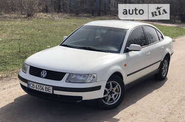 Седан Volkswagen Passat 2000 в Києві