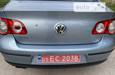 Седан Volkswagen Passat 2005 в Ковеле