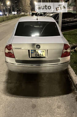 Седан Volkswagen Passat 2001 в Киеве