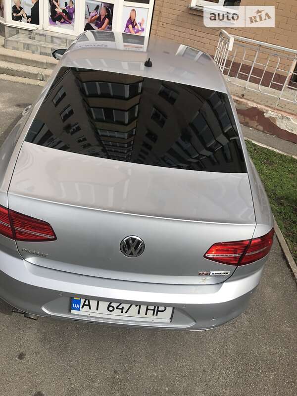 Седан Volkswagen Passat 2015 в Буче