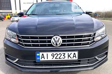 Седан Volkswagen Passat 2016 в Киеве