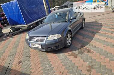 Седан Volkswagen Passat 2003 в Луцке