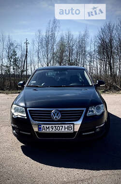 Седан Volkswagen Passat 2006 в Коростене