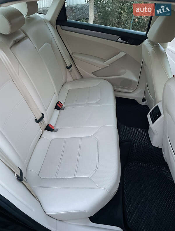 Седан Volkswagen Passat 2014 в Деражне