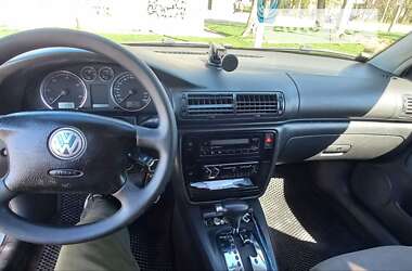 Седан Volkswagen Passat 2004 в Луцьку