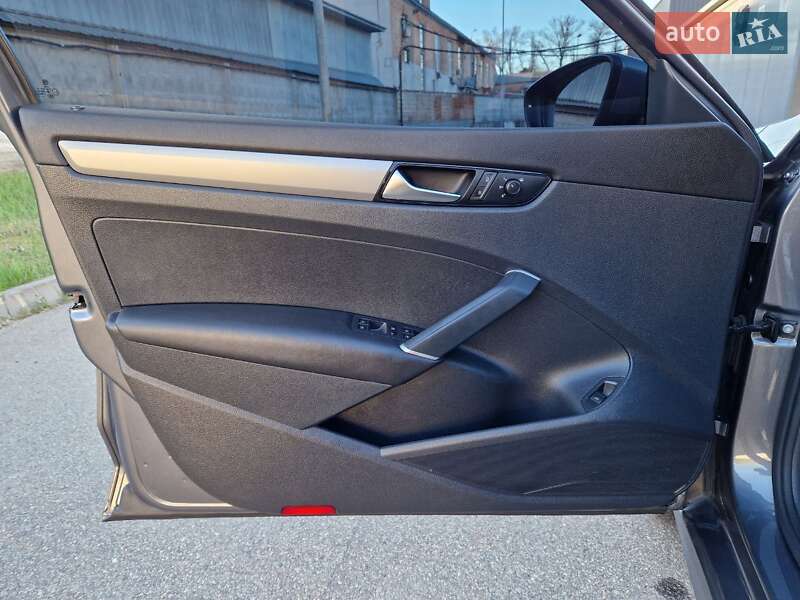 Седан Volkswagen Passat 2020 в Киеве