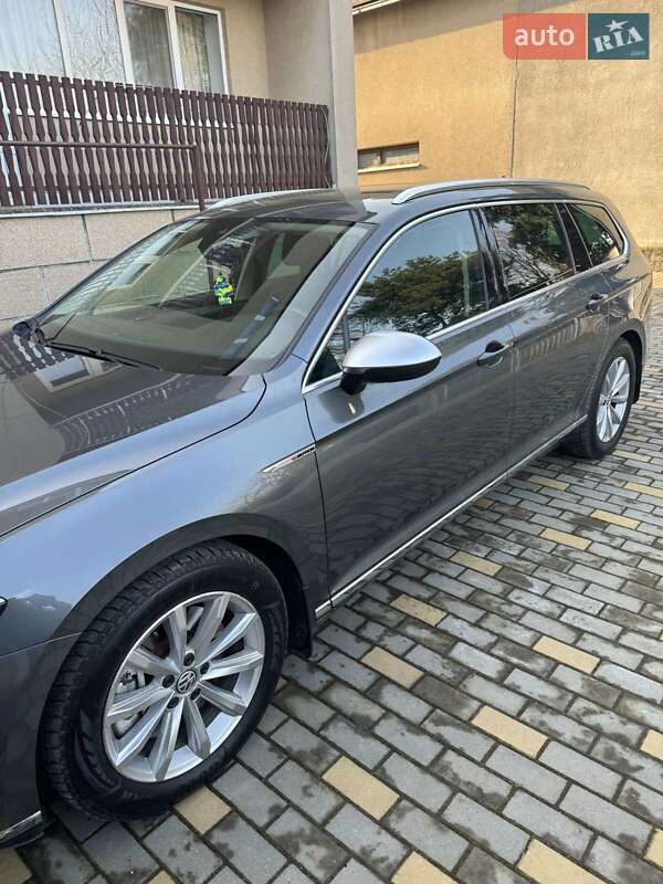 Универсал Volkswagen Passat 2016 в Ужгороде