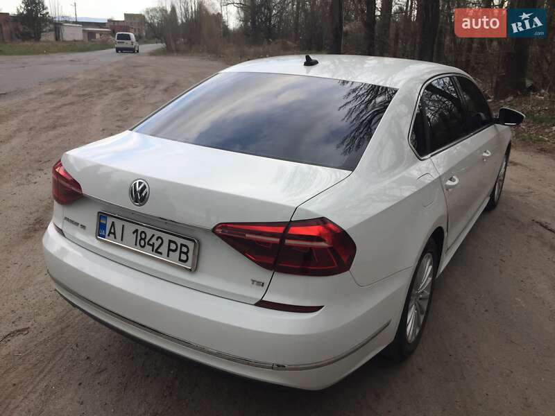 Седан Volkswagen Passat 2016 в Киеве