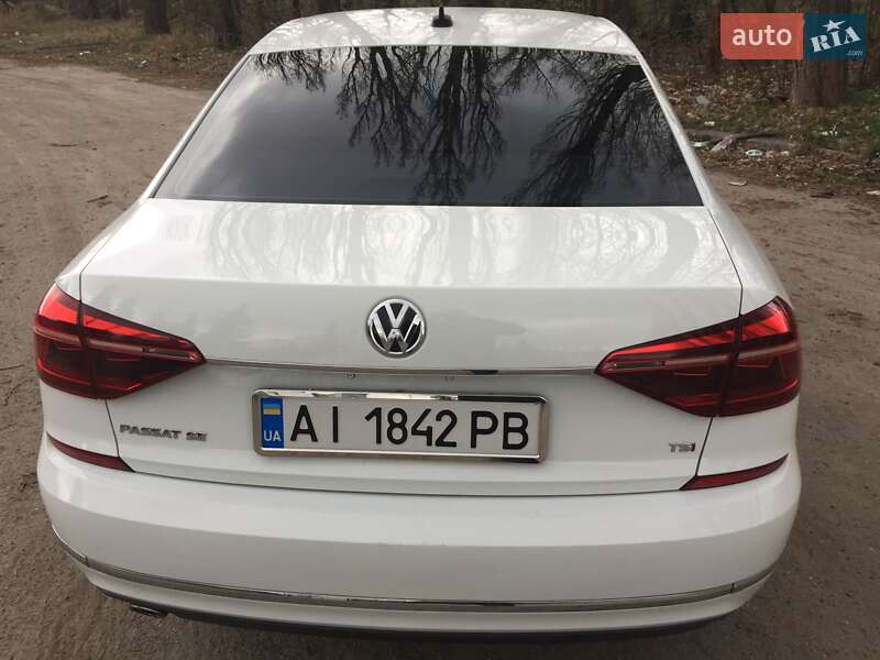 Седан Volkswagen Passat 2016 в Киеве