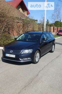 Универсал Volkswagen Passat 2014 в Киеве