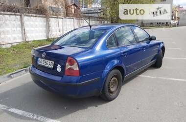 Седан Volkswagen Passat 2001 в Києві