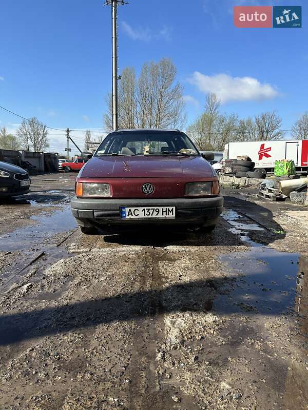 Універсал Volkswagen Passat 1990 в Нововолинську