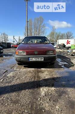 Универсал Volkswagen Passat 1990 в Нововолынске