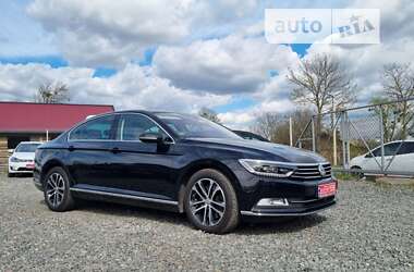 Седан Volkswagen Passat 2019 в Львове