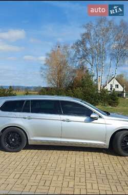 Універсал Volkswagen Passat 2015 в 