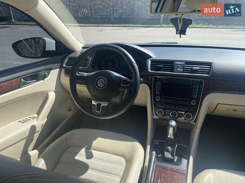Седан Volkswagen Passat 2012 в Одессе