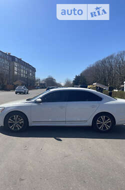 Седан Volkswagen Passat 2012 в Одессе