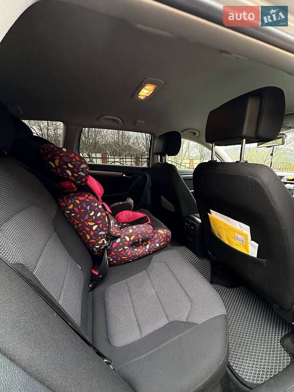 Универсал Volkswagen Passat 2012 в Долине