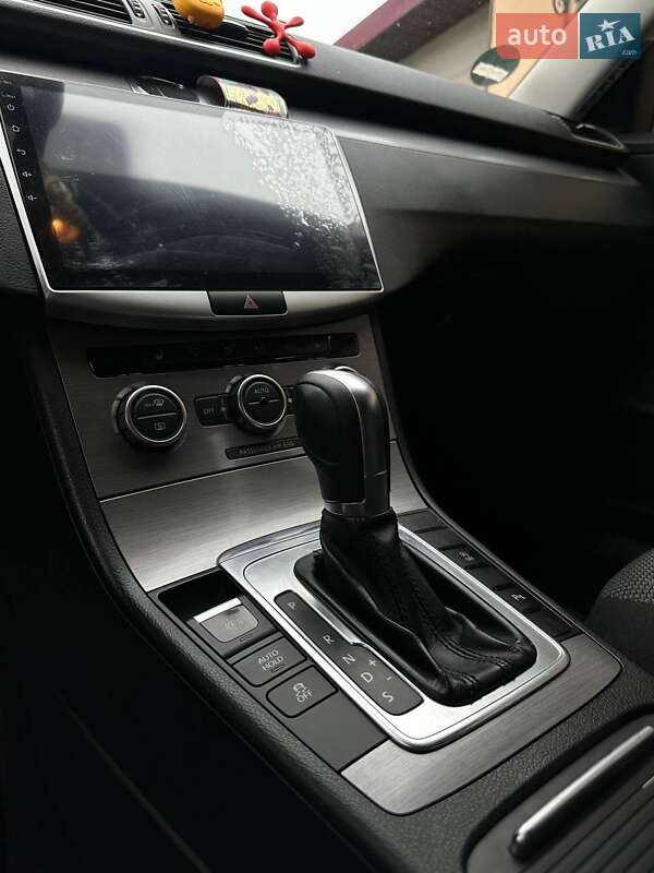 Универсал Volkswagen Passat 2012 в Долине