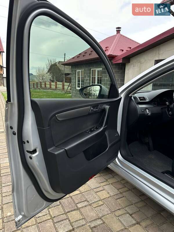 Универсал Volkswagen Passat 2012 в Долине