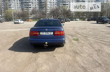 Седан Volkswagen Passat 1994 в Харкові