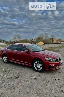 Седан Volkswagen Passat 2016 в Харькове