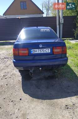 Седан Volkswagen Passat 1993 в Ізмаїлі