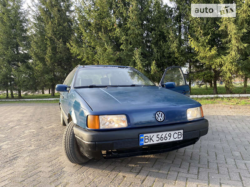 Универсал Volkswagen Passat 1989 в Ровно