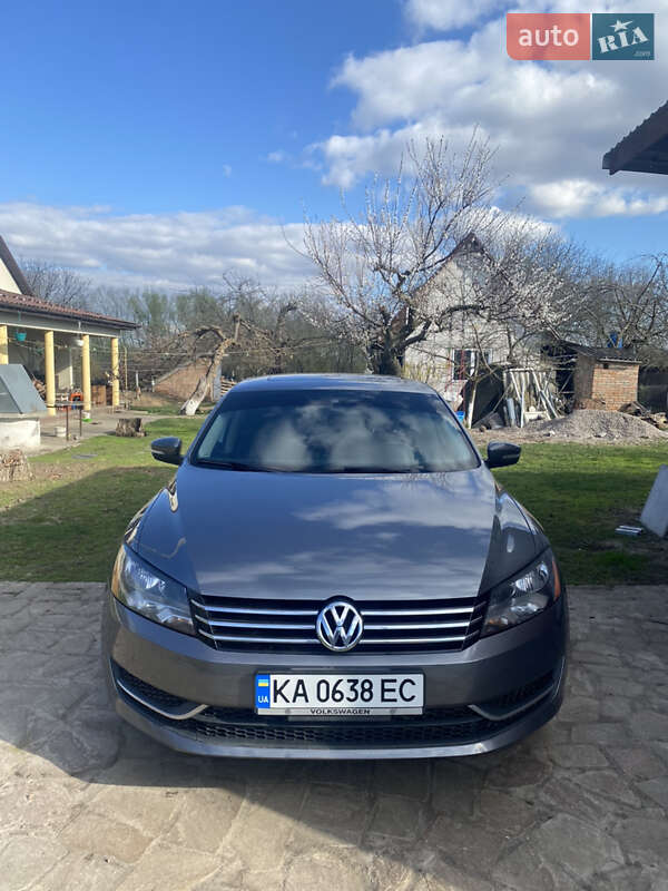 Седан Volkswagen Passat 2013 в Киеве
