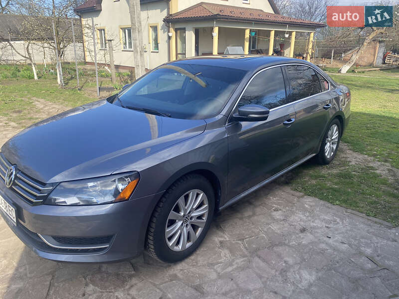Седан Volkswagen Passat 2013 в Киеве