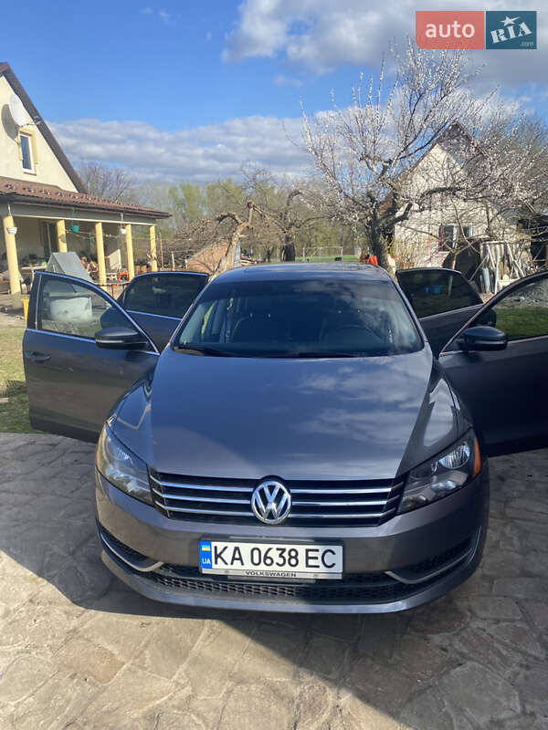 Седан Volkswagen Passat 2013 в Киеве