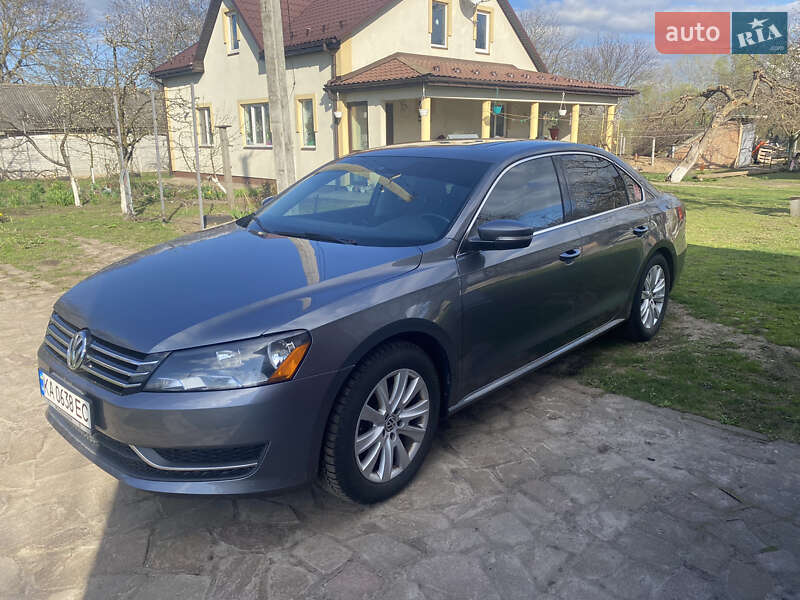 Седан Volkswagen Passat 2013 в Киеве