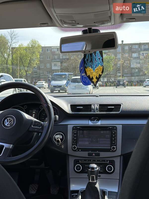 Универсал Volkswagen Passat 2011 в Ужгороде