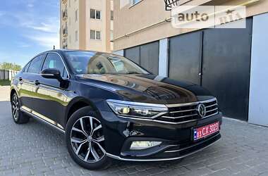 Седан Volkswagen Passat 2020 в Львове