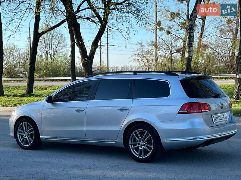 Универсал Volkswagen Passat 2011 в Звягеле