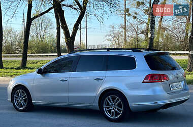 Универсал Volkswagen Passat 2011 в Звягеле