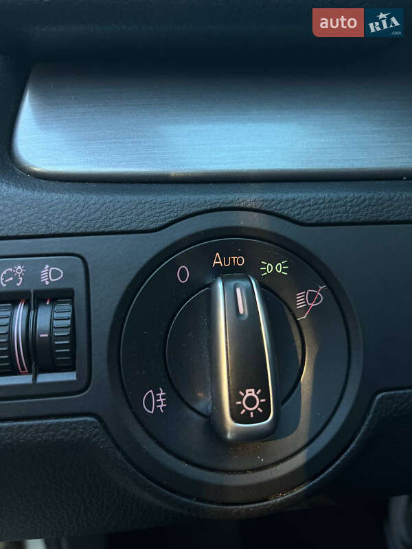 Универсал Volkswagen Passat 2011 в Звягеле