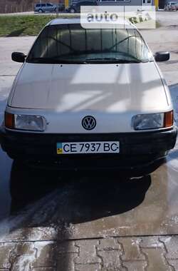 Седан Volkswagen Passat 1992 в Кельменцях