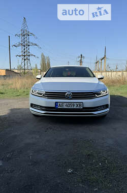 Седан Volkswagen Passat 2017 в Павлограде