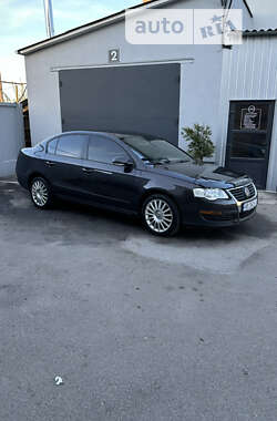 Седан Volkswagen Passat 2005 в Хмельнике