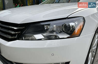 Седан Volkswagen Passat 2011 в Львове