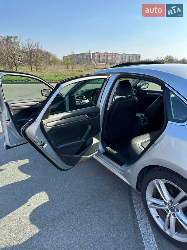 Седан Volkswagen Passat 2014 в Кропивницькому