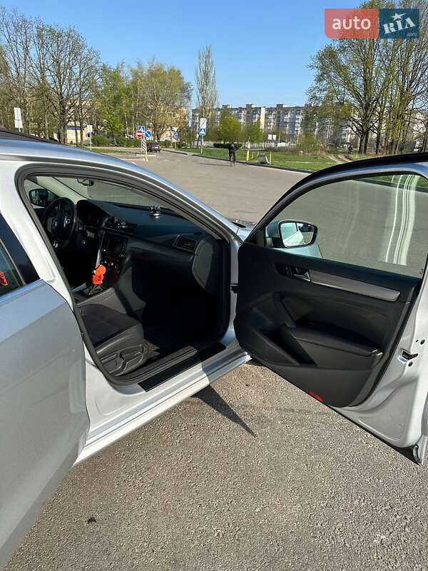Седан Volkswagen Passat 2014 в Кропивницькому